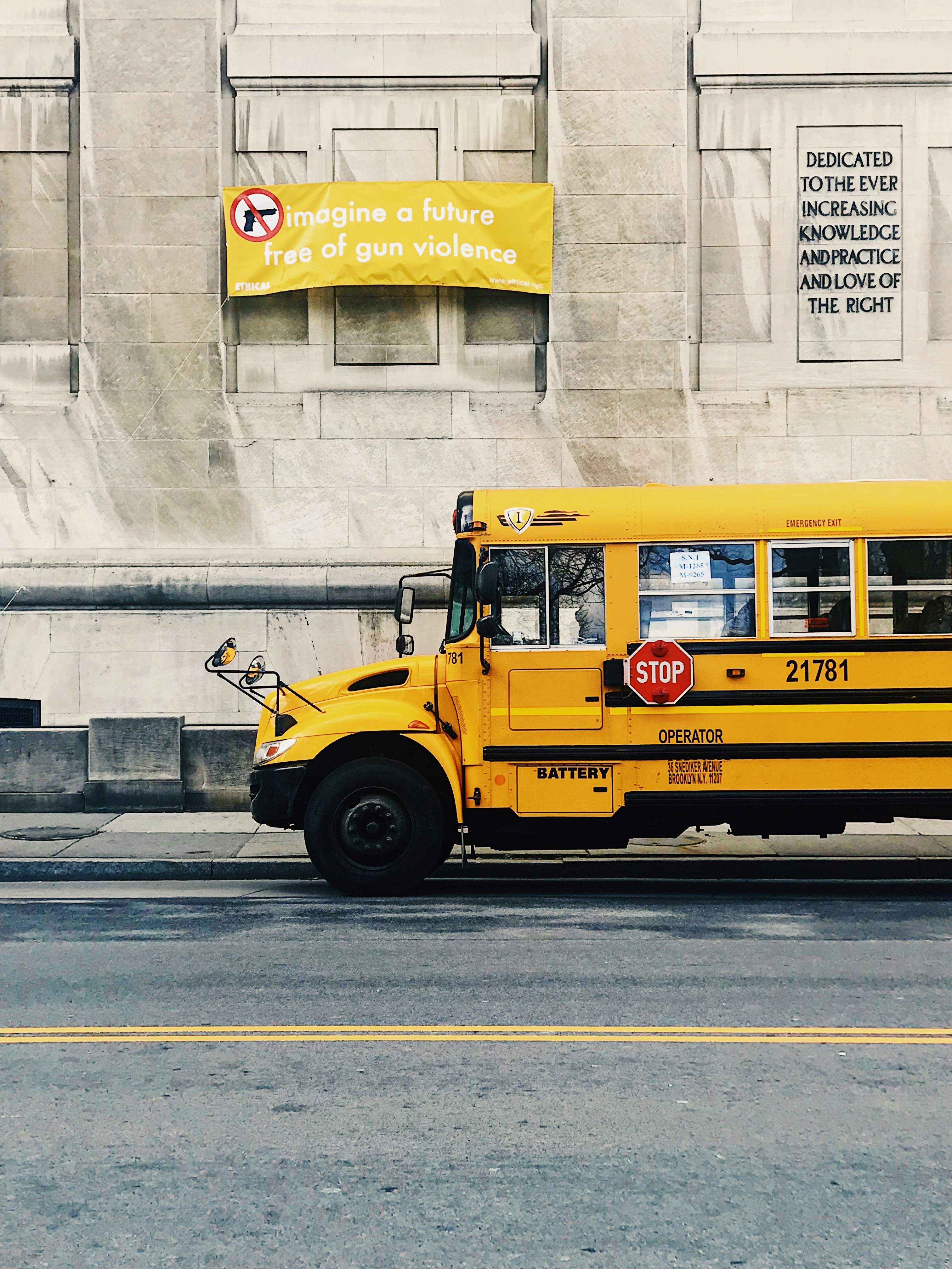 yellow school bus